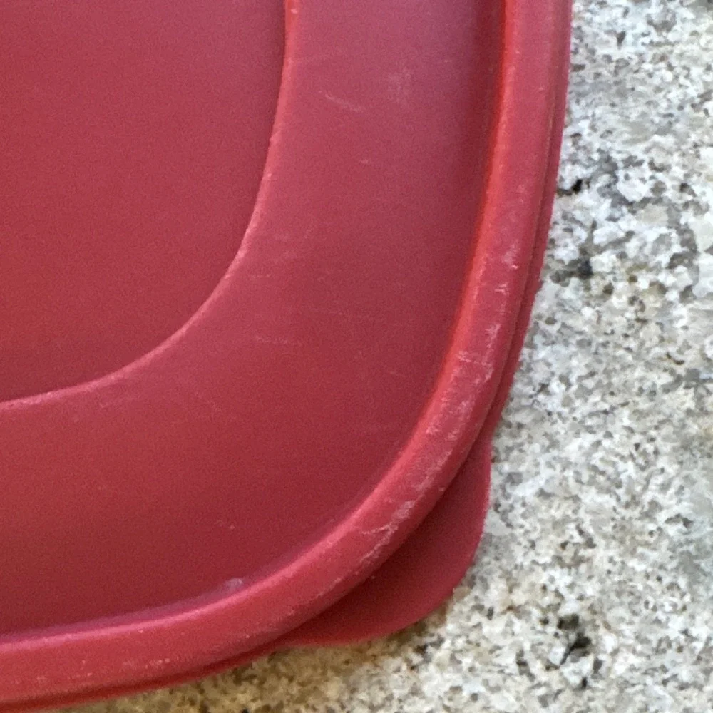 Rubbermaid 7J75 Red Replacement Lid ONLY for Easy Find Storage Container 16x11